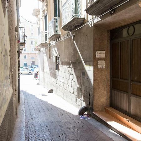 Casa Vacanza "Al Vicolo Delle Colonne" ساليرنو المظهر الخارجي الصورة