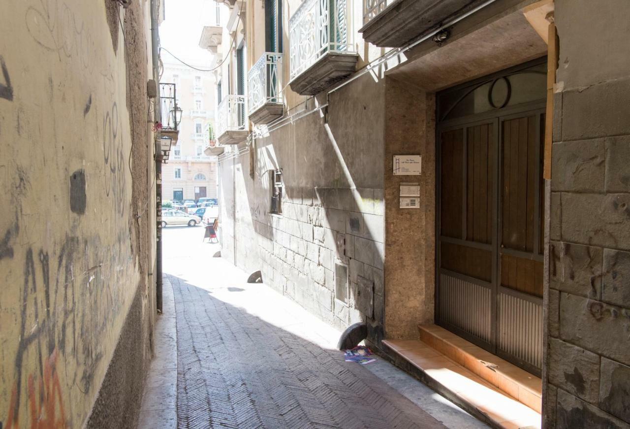 Casa Vacanza "Al Vicolo Delle Colonne" ساليرنو المظهر الخارجي الصورة