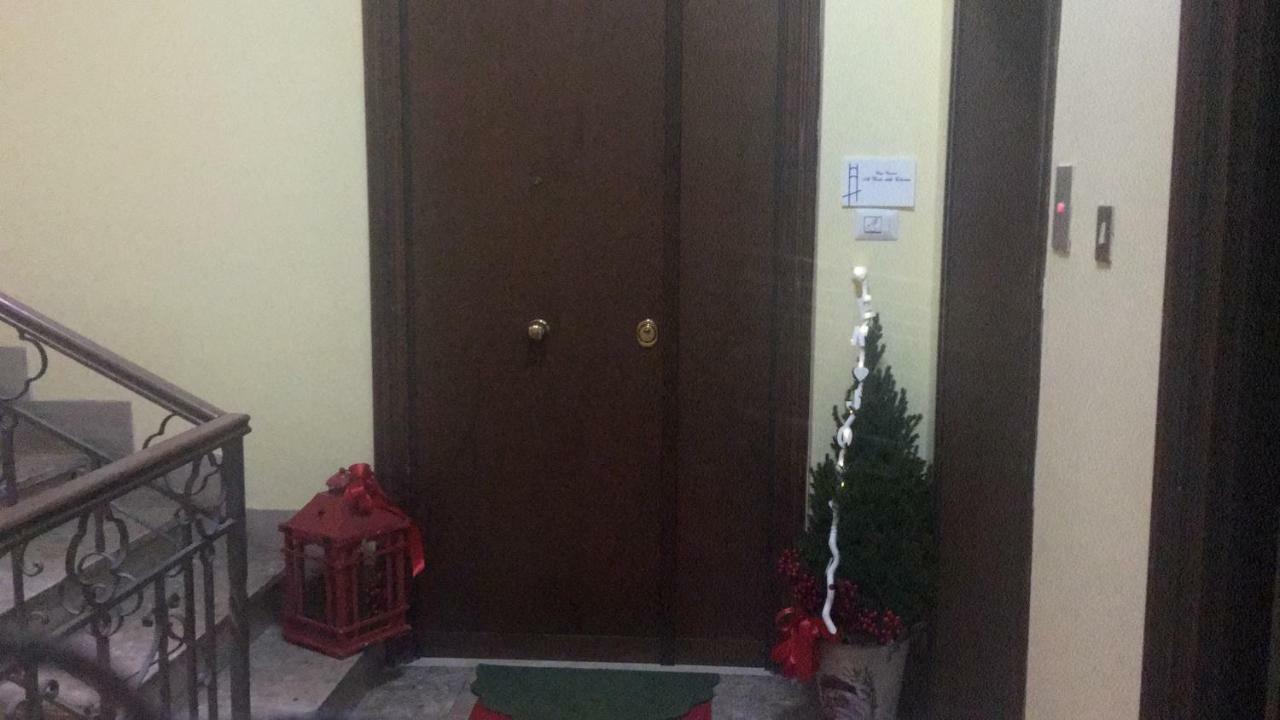 Casa Vacanza "Al Vicolo Delle Colonne" ساليرنو المظهر الخارجي الصورة