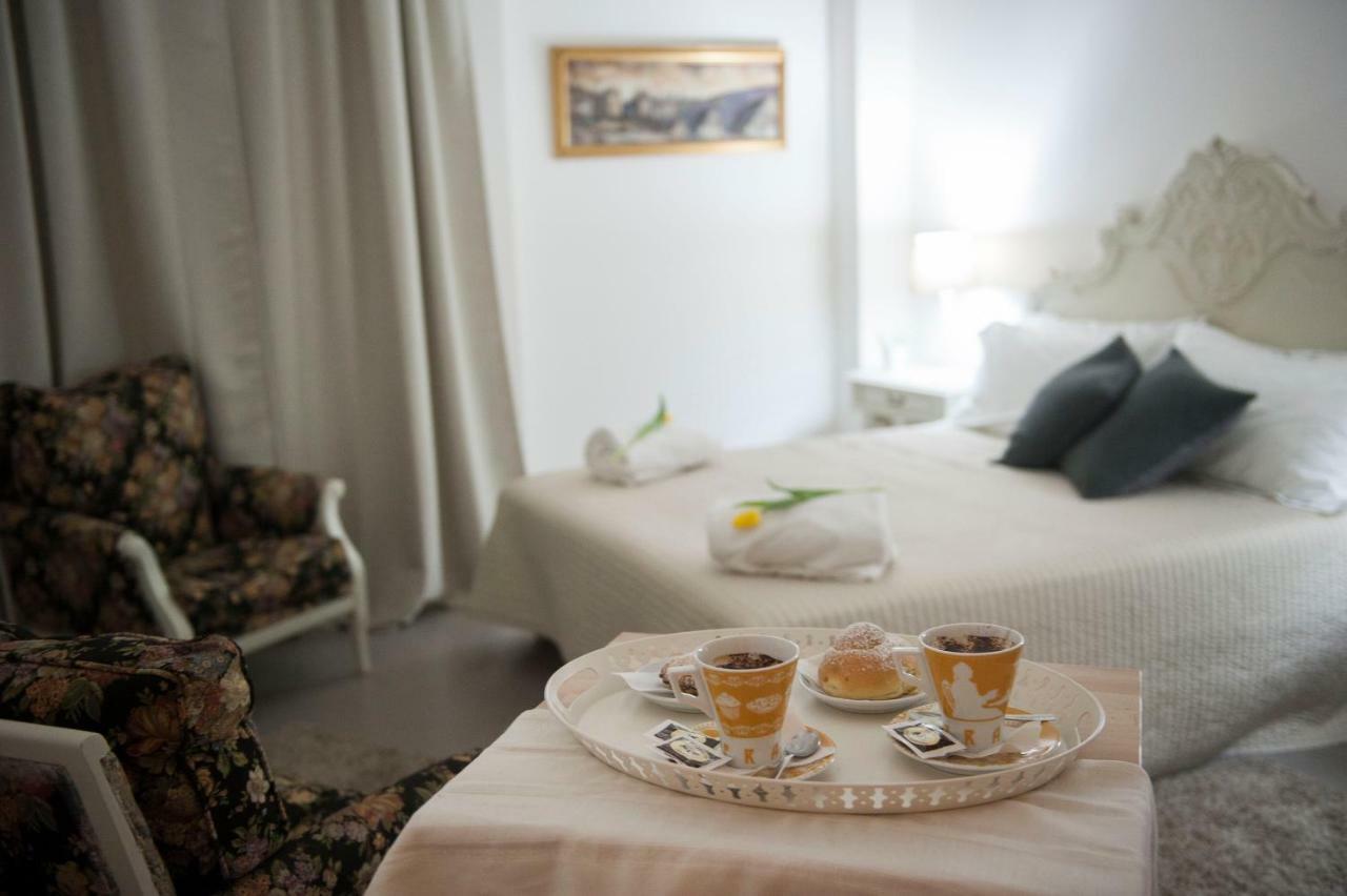 Casa Vacanza "Al Vicolo Delle Colonne" ساليرنو المظهر الخارجي الصورة