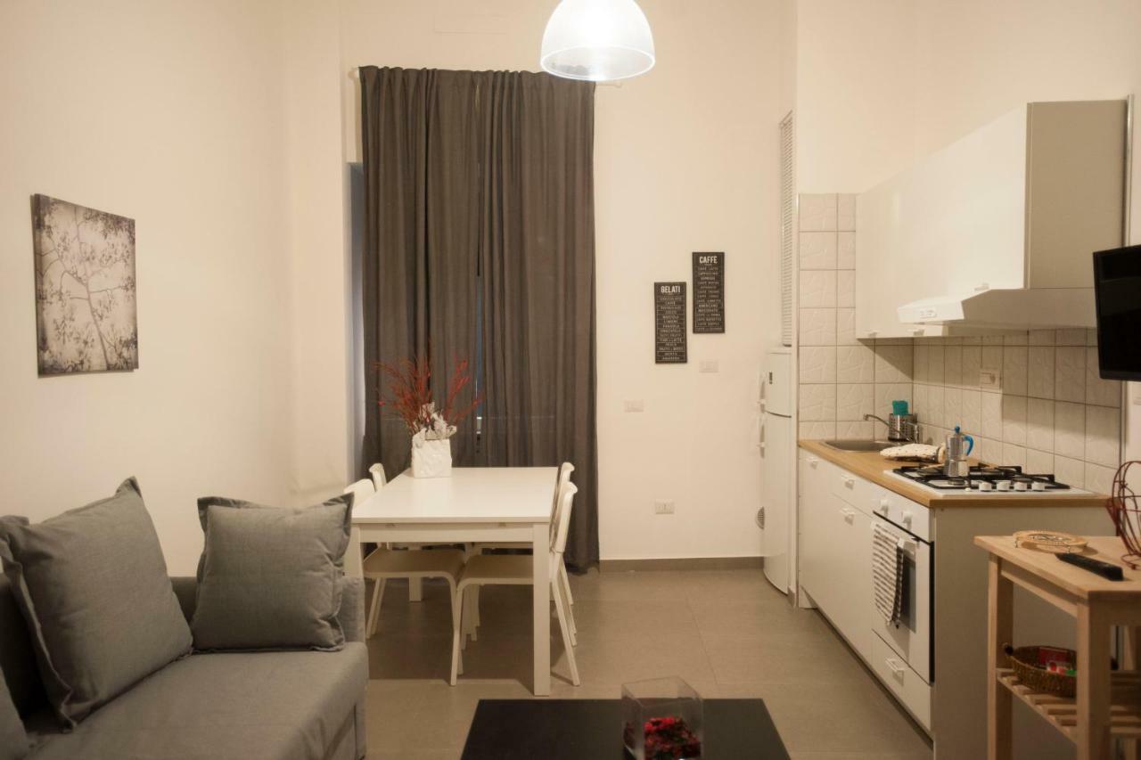 Casa Vacanza "Al Vicolo Delle Colonne" ساليرنو المظهر الخارجي الصورة